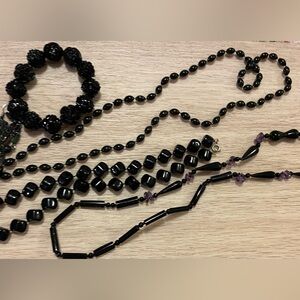 Elegant Black Beaded Necklace Set